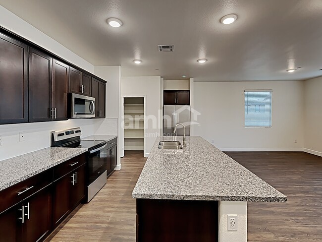 Photo - 306 Timber Kate Pl