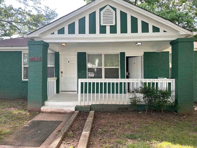 Building Photo - 2295 Dauphine St Rental