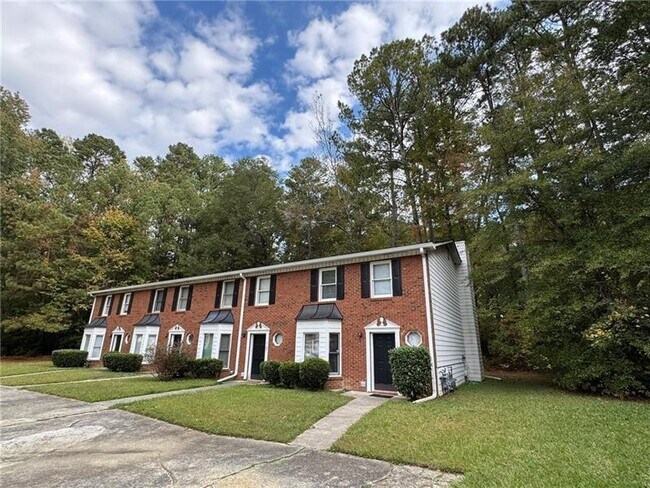 Photo - 1105 Booth Ct SW