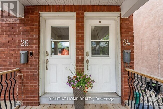 Photo - 24 Desjardins Ave