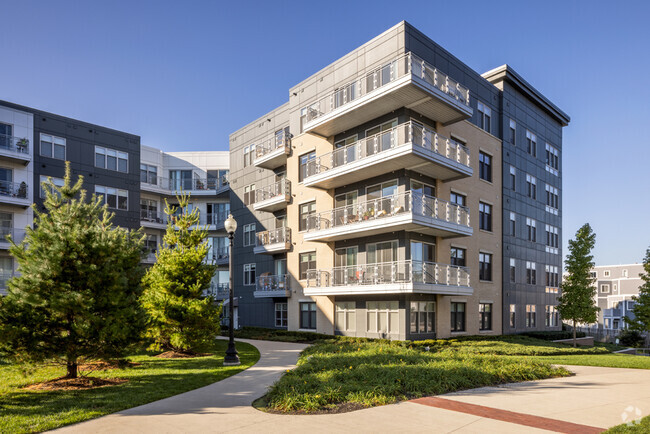 Building Photo - Portside at East Pier Rental