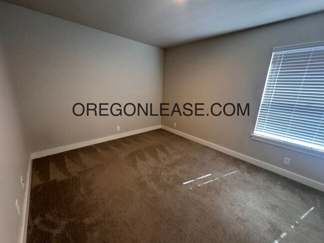 Photo - New construction 2 bedroom 2 bath Second floor Thurston duplex home Unit 5869 Aster st