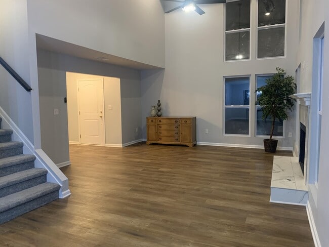 Photo - 924 Chapman Cir