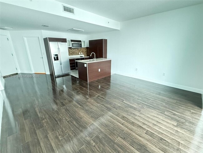 Building Photo - 1900 N Bayshore Dr Unit 3507