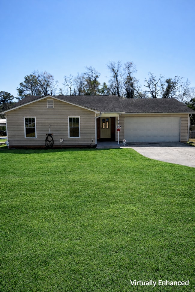 Building Photo - Beautiful Updated Ranch Style Home