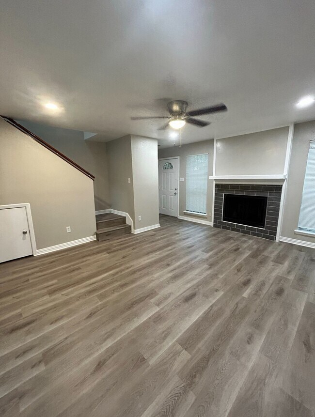 Photo - 3901 Woodchase Dr Unit True