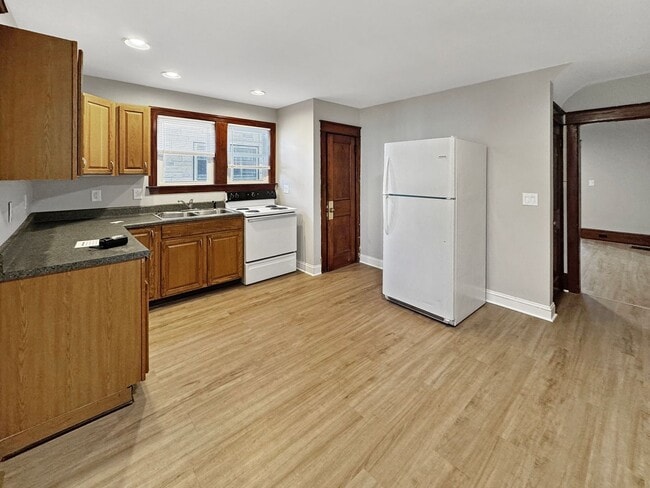 Photo - 1412-1414 Park Ave Unit 1412