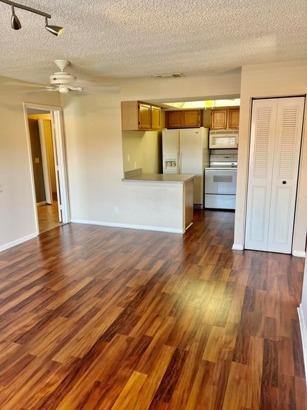 Photo - 2470 SE Garden Terrace Unit 502