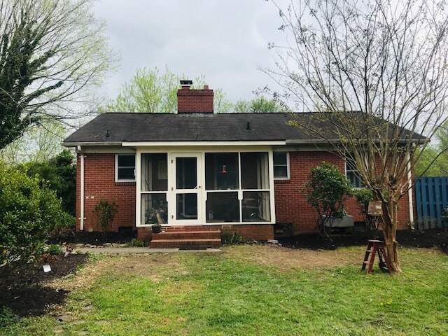 Photo - 212 Evans St