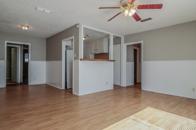 Photo - 2108 38th St