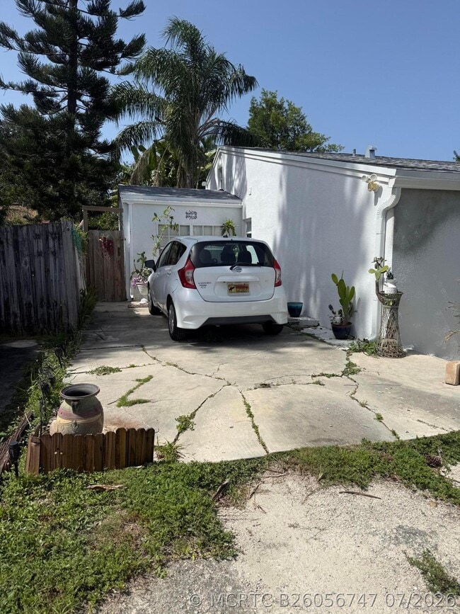 407 W Palm St