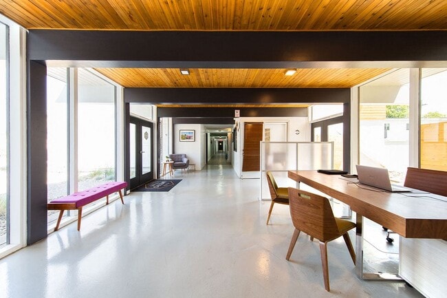 Photo - Metro Apartments