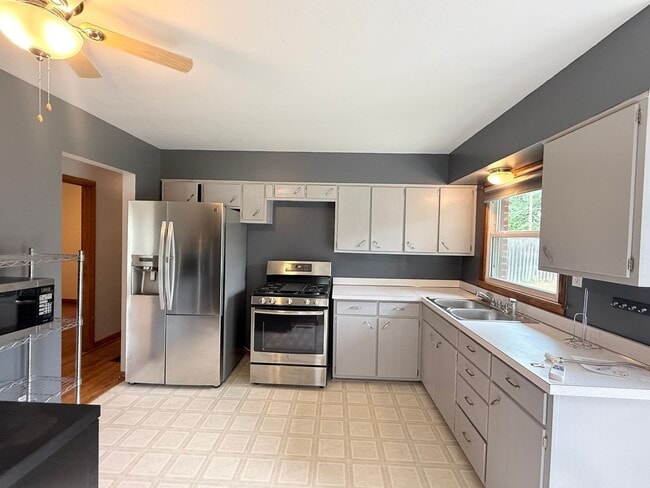 1502 Edgewood Dr