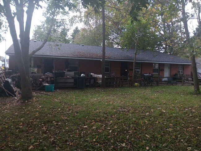 Photo - 323 E 8th St Unit B