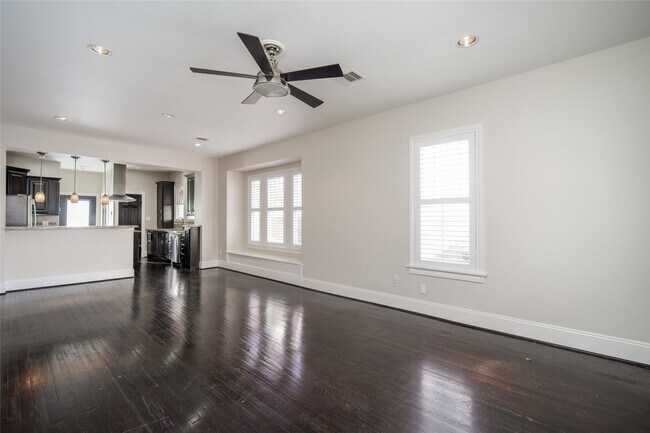 Photo - 312 W 20th St