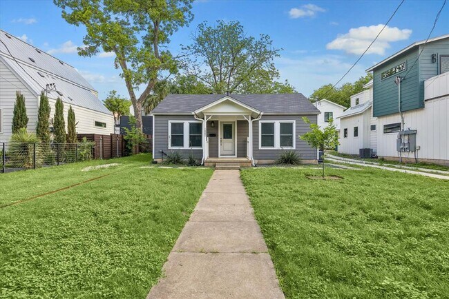 Photo - 1002 Ellingson Ln