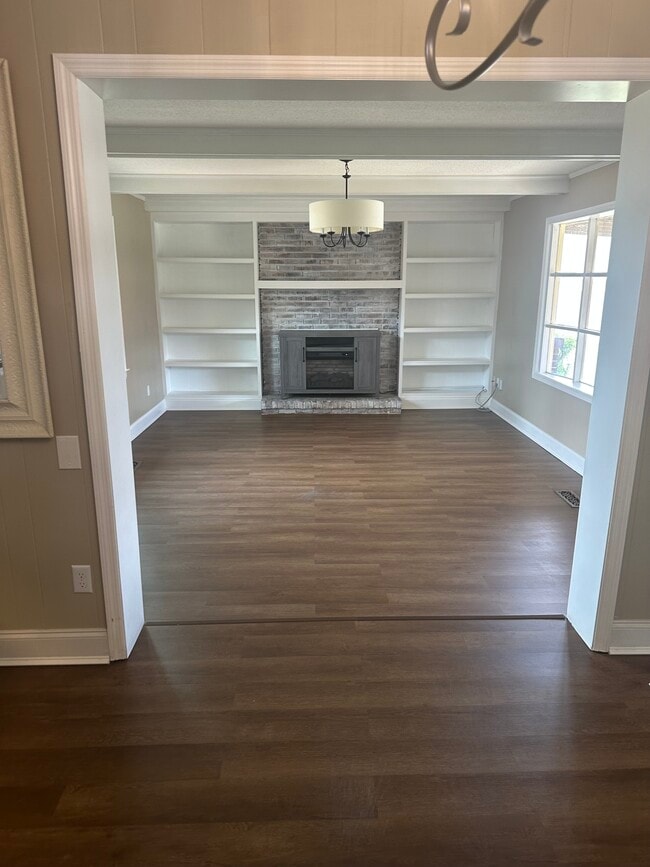 Photo - 18516 Elles Dr