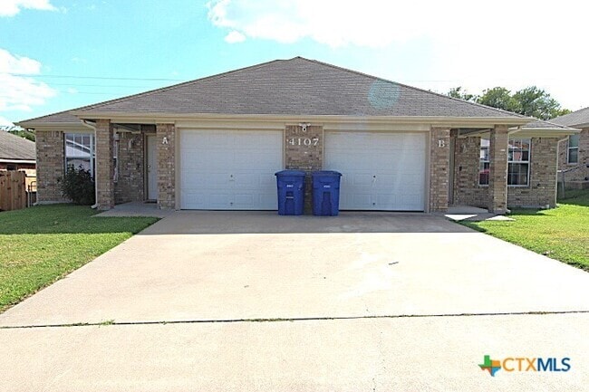 Building Photo - 4107 Primrose Dr Rental