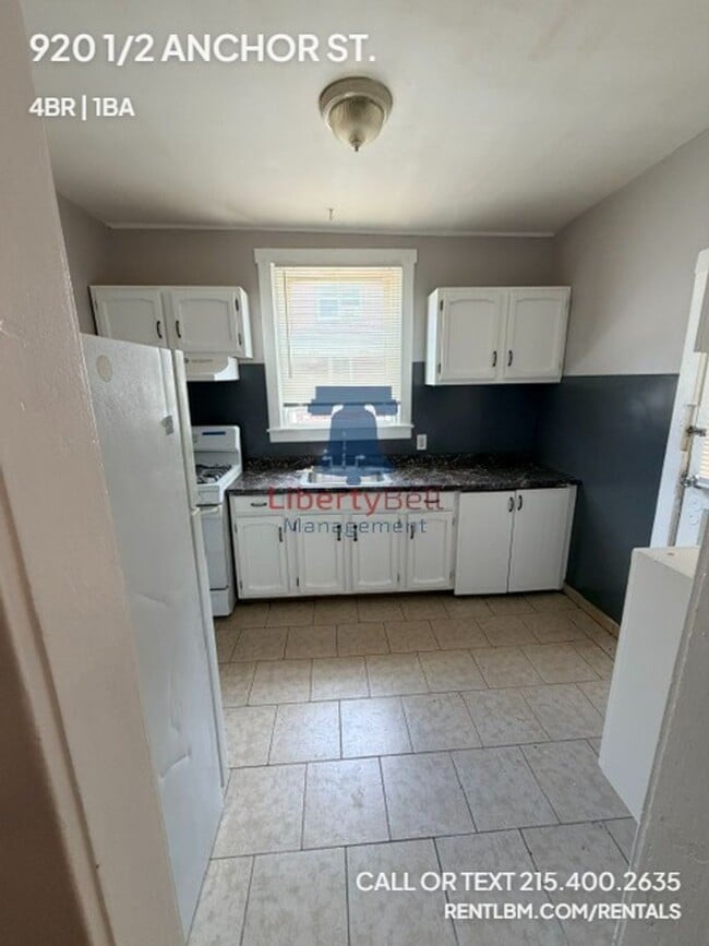 Photo - 920 1/2 Anchor St