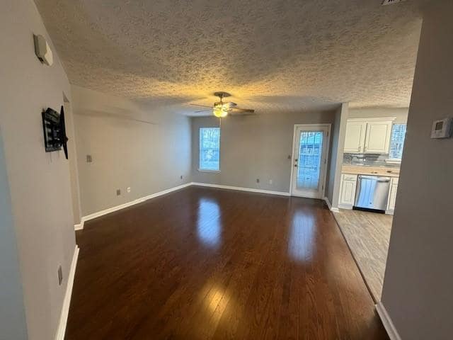 Photo - 70 Kenzi Way SW