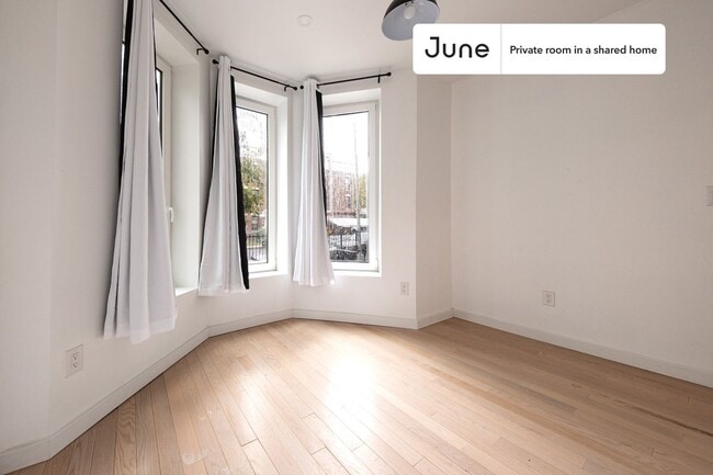 Room in Shared 4 bed/2 bath home in Ditmas Park