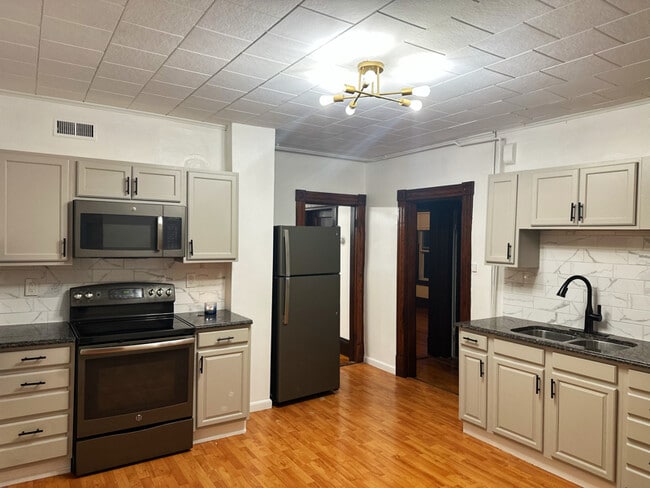 Building Photo - 364 E Main St Rental