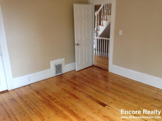 Photo - 23 Highgate St Unit 3