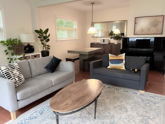 Photo - 16 West Hill Dr