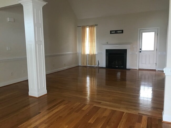 Photo - 3709 Stonehenge Ln W
