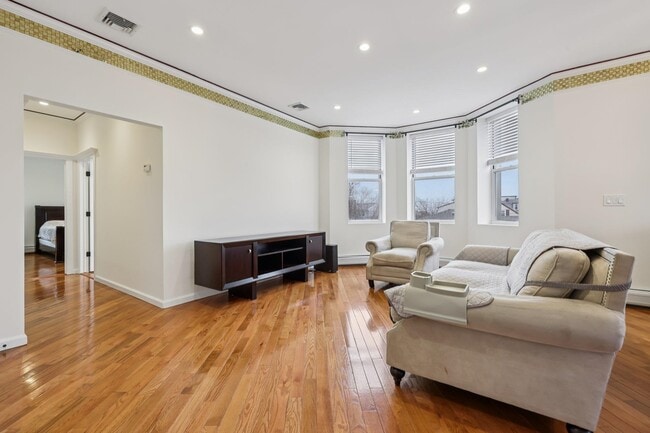 Photo - 239 Desoto Pl