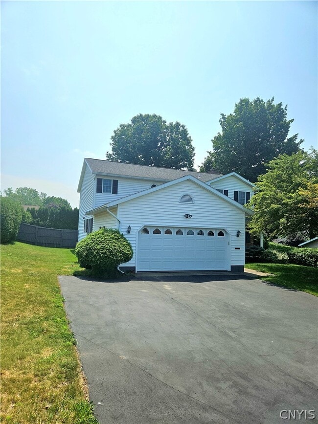 2002 Tamarack St