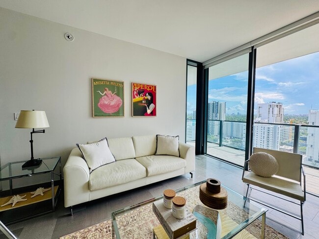 Photo - 88 SW 7th St Unidad 1606