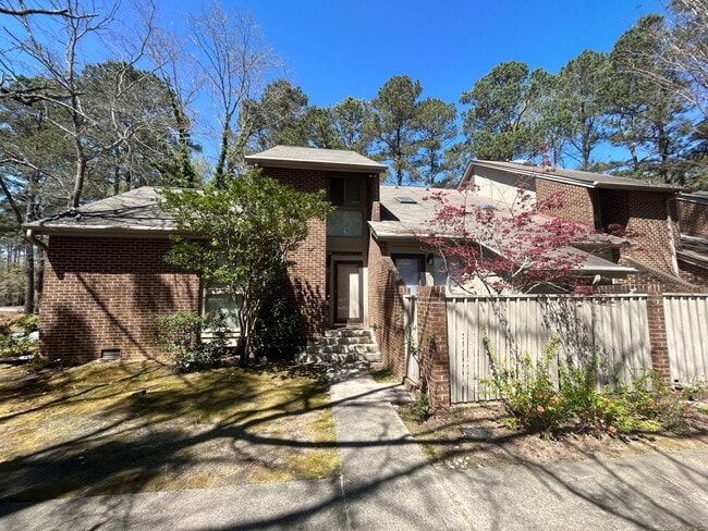 Building Photo - 1 Gardenwood Ct Rental
