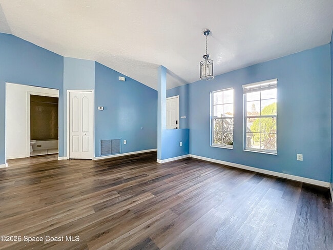 Photo - 1662 Hawksbill St NW