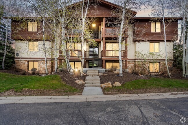 Building Photo - 1600 Pinebrook Blvd Unit A2 Rental