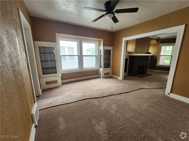Building Photo - 820 Helmsdale Rd Unit 820 Rental