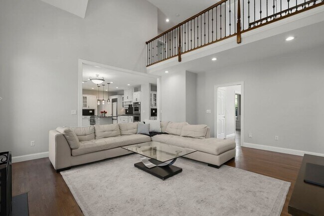 21 Coach Rd
