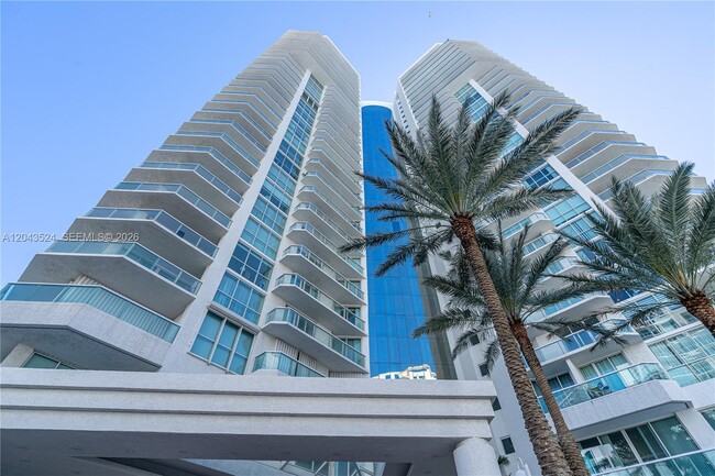 Building Photo - 16400 Collins Ave Unit 942