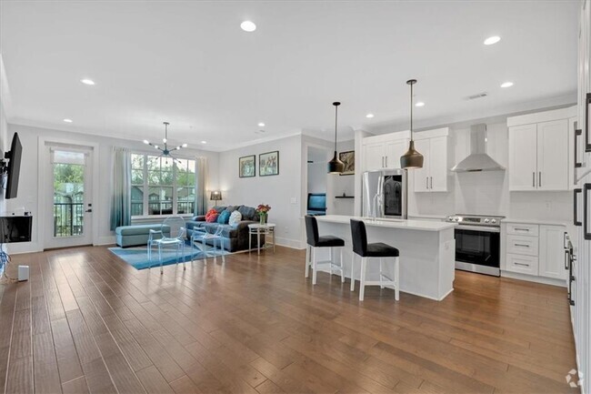Building Photo - 6890 Peachtree Dunwoody Rd Unit 303 Rental