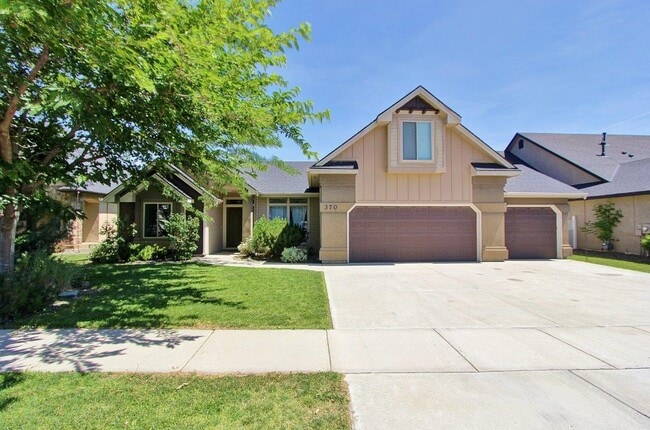Photo - 370 S Schober Lp House