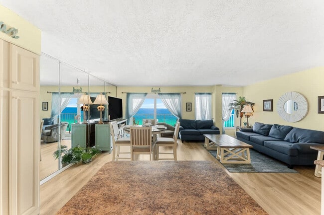 Photo - 8743 Thomas Dr Unidad FL15-ID1354960P