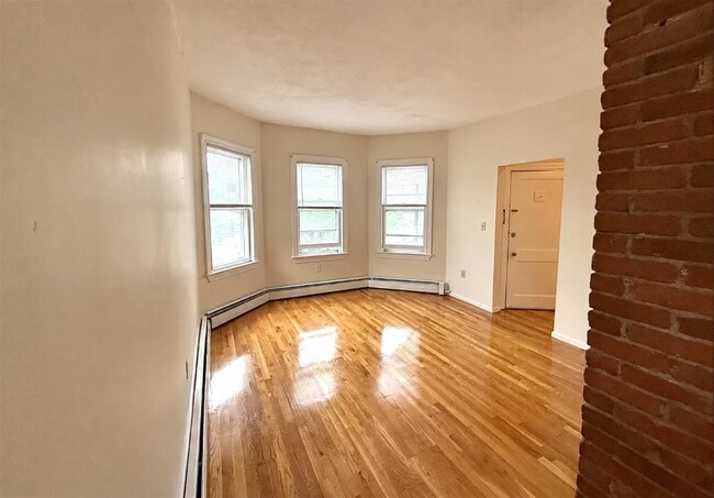 66 Morton Ave Unit 2