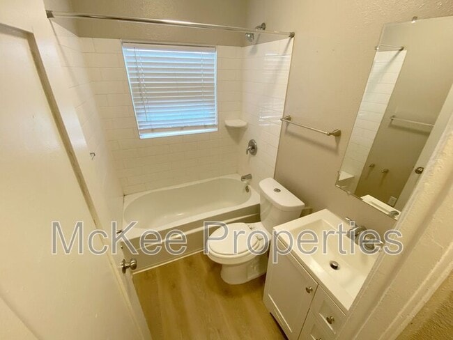 Photo - 4175 Euclid Ave