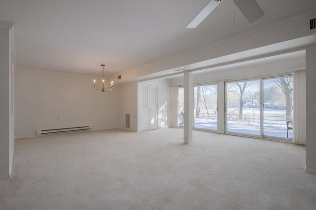 Building Photo - 24 Danbury Ct