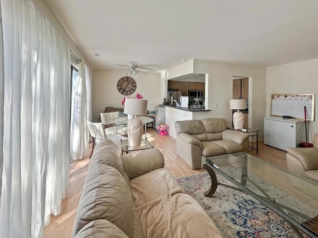 Photo - 209 W Ct of Shorewood Unit 3A