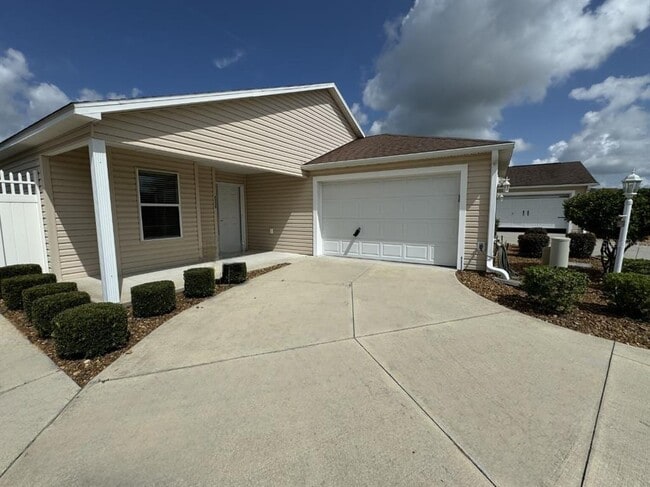 Building Photo - 2238 Southwood Dr Rental