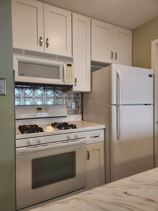 Kitchen - 608 Woodhollow Dr Unit 608