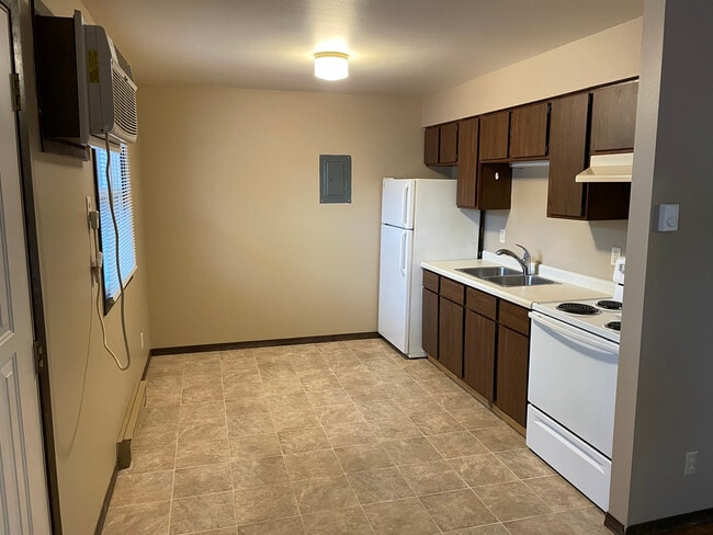 Kitchen - 3205 Seymour Rd Unit 2