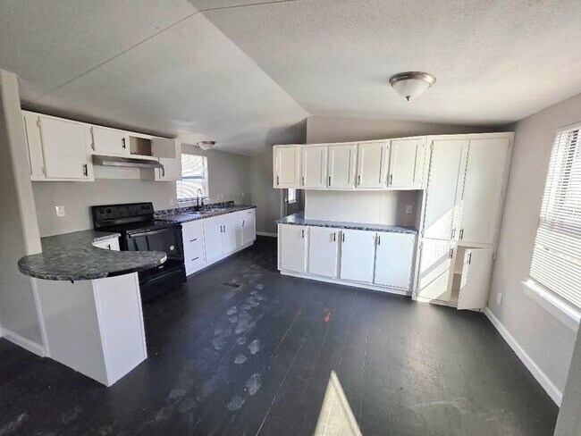 Photo - 310 Paddock St