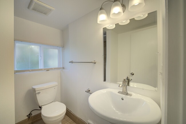 Photo - 5232 Brooklyn Ave NE